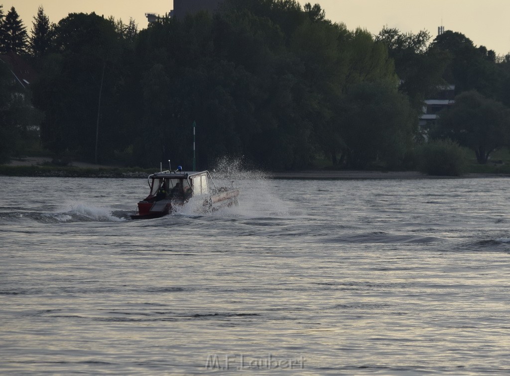 PRhein Koeln Porz Ensen Schwimmer untergegangen P138.JPG - Miklos Laubert